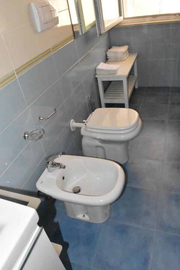 Garda Fantasy Apartment - Jacuzzi Desenzano del Garda Eksteriør billede