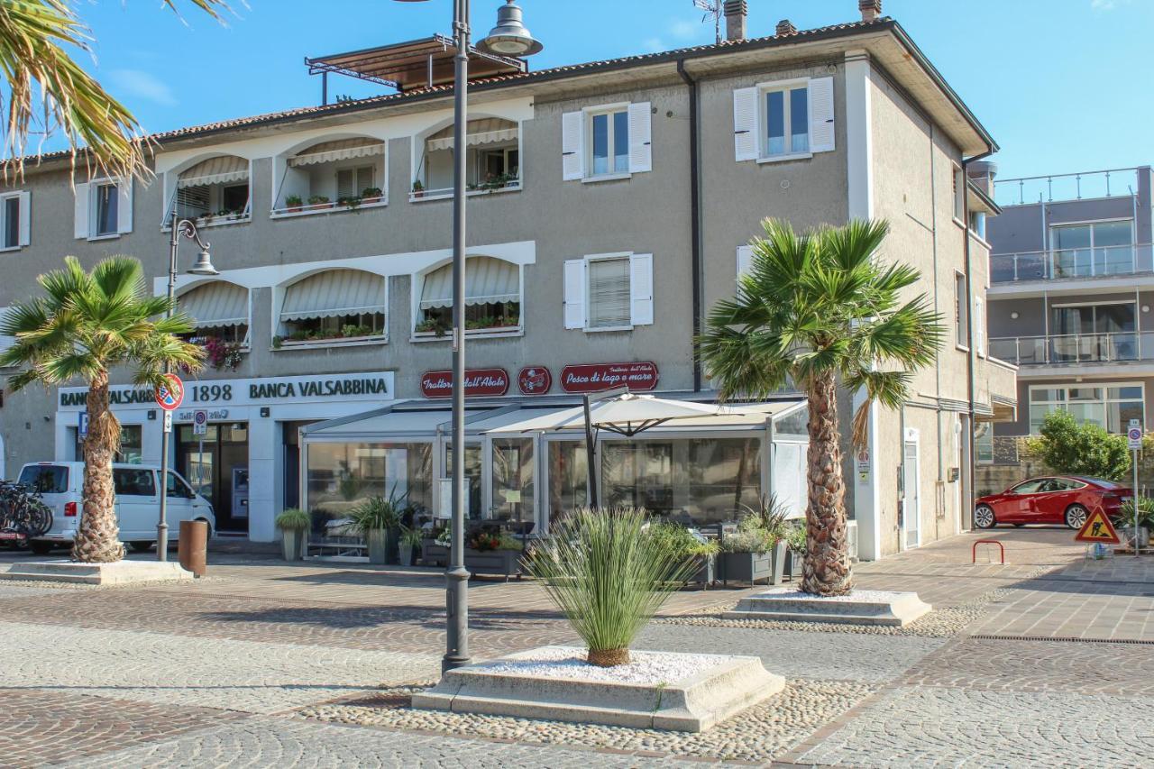 Garda Fantasy Apartment - Jacuzzi Desenzano del Garda Eksteriør billede