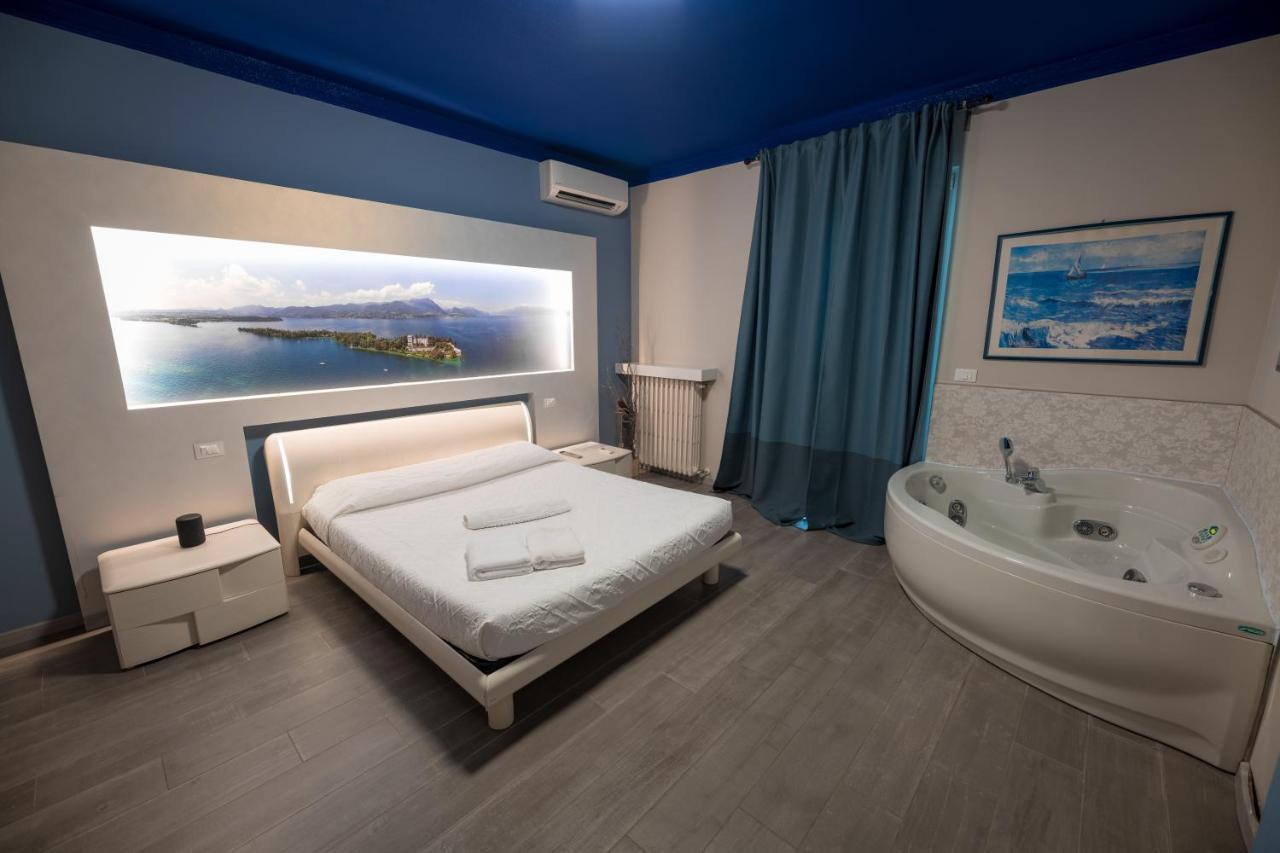 Garda Fantasy Apartment - Jacuzzi Desenzano del Garda Eksteriør billede